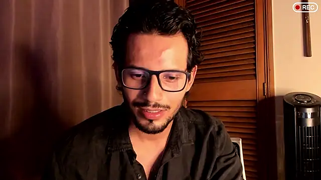 Snapshot of Nicholasrodrii chatting on September 8, 2025, 11:37 pm Nicholasrodrii online show from September 8, 2025, 11:37 pm