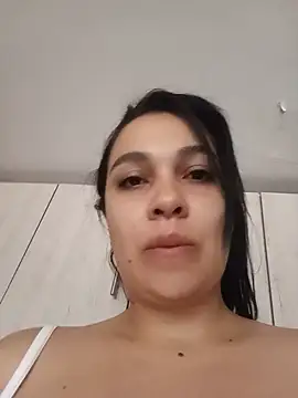 Snapshot of brianaGuzman chatting on July 4, 2026, 4:11 pm brianaGuzman online show from July 4, 2026, 4:11 pm