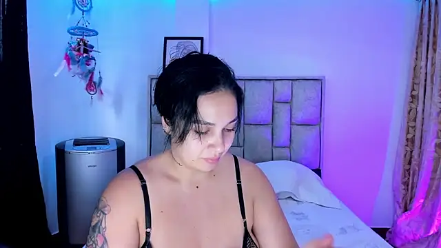 Snapshot of brianaGuzman chatting on June 17, 2026, 6:07 pm brianaGuzman online show from June 17, 2026, 6:07 pm