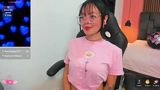 elisa collins online show from November 30, 2025, 3:35 pm