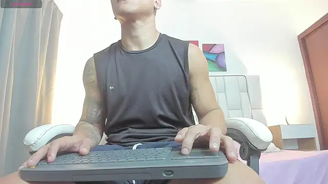 nakedfoam1 online show from March 9, 2026, 4:05 am