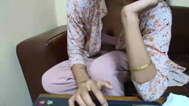 Srabontii online show from November 4, 2025, 6:33 pm