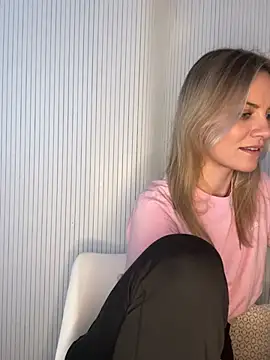 Snapshot of Milla__one chatting on February 17, 2026, 2:58 pm Milla one online show from February 17, 2026, 2:58 pm