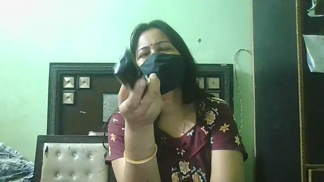 couplesuni online show from May 13, 2026, 6:48 pm