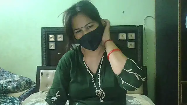 couplesuni online show from May 3, 2026, 11:58 am