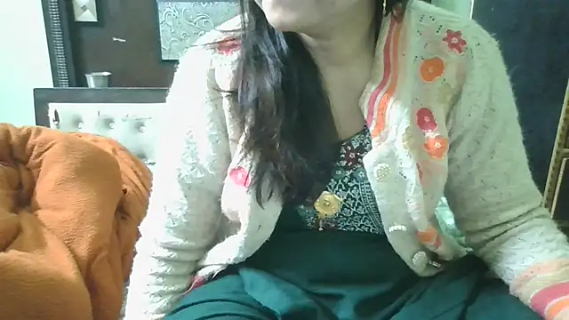 couplesuni online show from November 29, 2025, 11:10 am