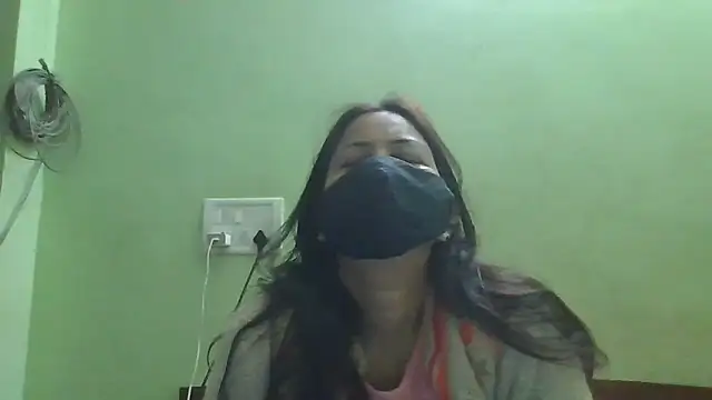 couplesuni online show from February 5, 2026, 3:46 am