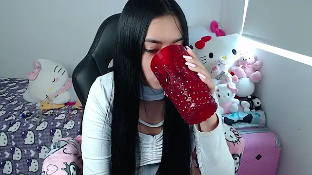 kayla k18 online show from May 8, 2026, 6:56 pm