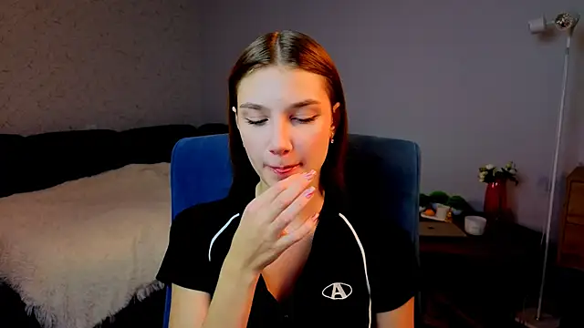 Snapshot of AnaHoney chatting on February 4, 2026, 2:28 am AnaHoney online show from February 4, 2026, 2:28 am