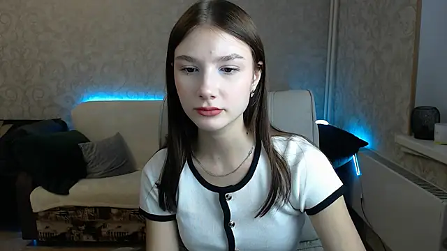 Snapshot of AnaHoney chatting on February 15, 2025, 2:26 am AnaHoney online show from February 15, 2025, 2:26 am
