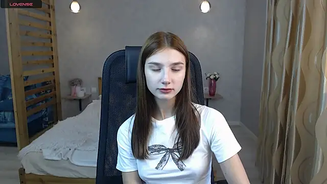 Snapshot of AnaHoney chatting on September 27, 2025, 2:18 am AnaHoney online show from September 27, 2025, 2:18 am
