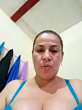 Snapshot of Zaralu_ chatting on September 22, 2025, 9:10 pm Zaralu online show from September 22, 2025, 9:10 pm