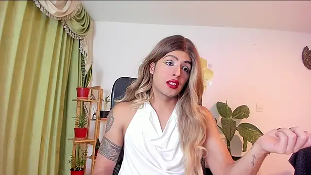 LukaCastillo online show from June 20, 2026, 5:01 am