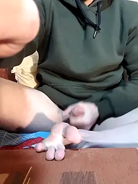 Snapshot of BarefootOmg chatting on February 10, 2026, 4:39 pm BarefootOmg online show from February 10, 2026, 4:39 pm