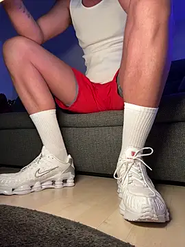 nikeaddicted2 online show from December 20, 2025, 9:01 am