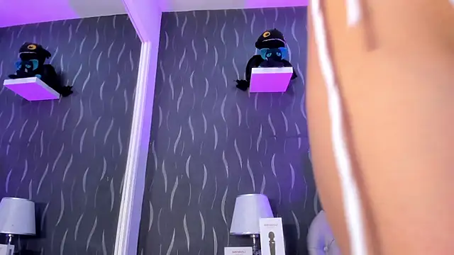 LiaFlowers online show from January 31, 2025, 4:25 am