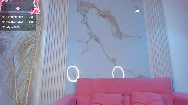 LiaFlowers online show from January 7, 2026, 11:37 am