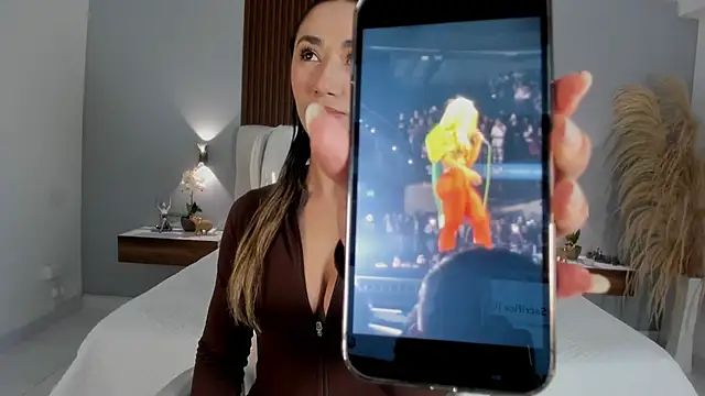 Emma23   online show from March 31, 2026, 8:38 am