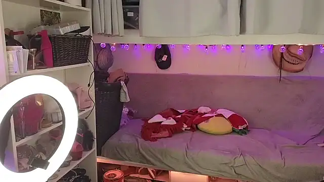 Snapshot of cunty_tranny_lydia chatting on December 17, 2025, 6:18 am cunty tranny lydia online show from December 17, 2025, 6:18 am