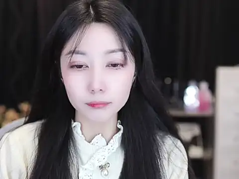 Nuyoah-77 online show from December 19, 2025, 1:35 pm