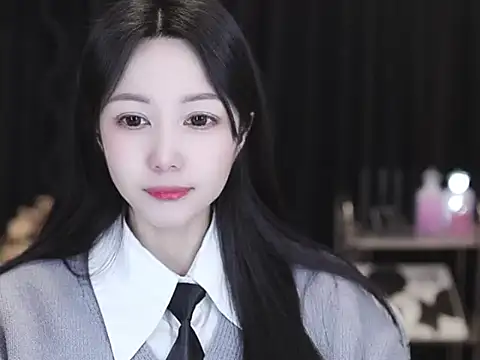 Nuyoah-77 online show from March 8, 2026, 7:44 am