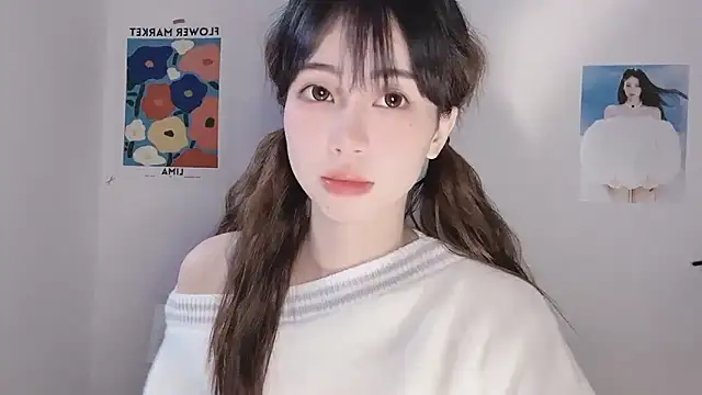 -Hottie online show from December 13, 2025, 8:04 pm