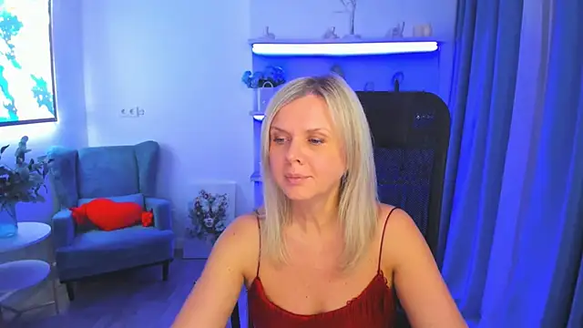 AgathaKlouin online show from March 26, 2026, 7:45 pm