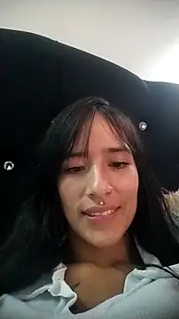 Snapshot of Avi_Thomsonn chatting on October 22, 2025, 9:24 pm Avi Thomsonn online show from October 22, 2025, 9:24 pm