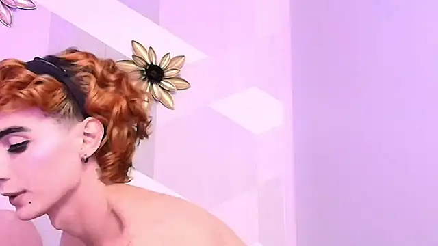 Snapshot of KylieMonnett chatting on February 21, 2026, 9:06 pm KylieMonnett online show from February 21, 2026, 9:06 pm