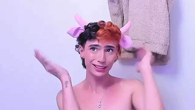 KylieMonnett online show from April 15, 2026, 2:50 am