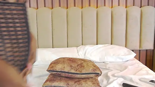 EmilyKnight online show from March 1, 2025, 6:00 pm