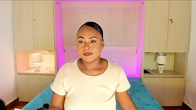 Snapshot of EmilyyStuart chatting on February 4, 2026, 7:31 pm EmilyyStuart online show from February 4, 2026, 7:31 pm