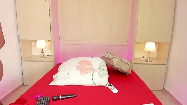 EmilyyStuart online show from November 1, 2025, 8:03 pm