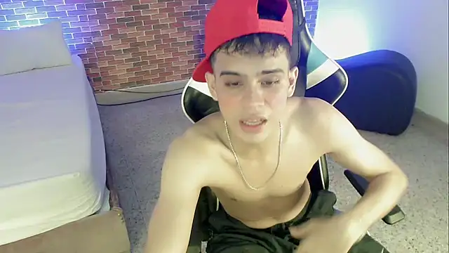 zacariasss  online show from September 15, 2025, 4:07 pm