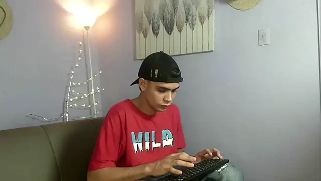 zacariasss  online show from October 15, 2025, 3:27 am