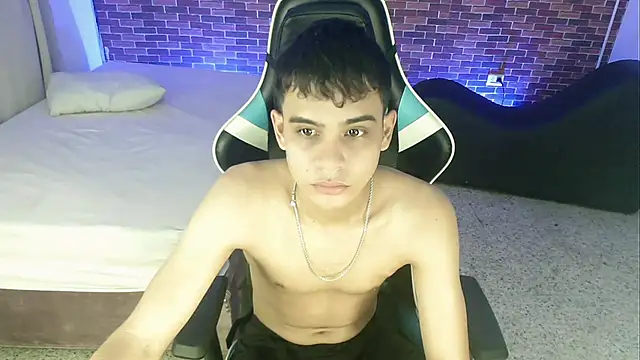 zacariasss  online show from September 25, 2025, 3:56 am