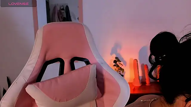 adriannyp 1 online show from October 26, 2025, 3:51 am