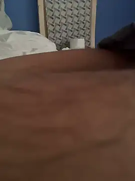 lucca07112 online show from January 5, 2025, 2:52 pm