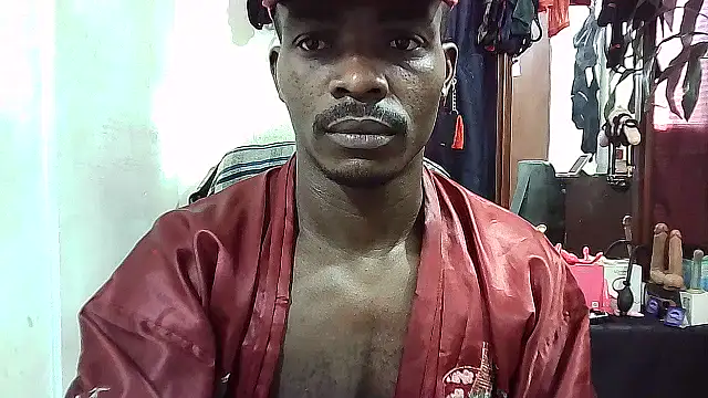 yezz3011 online show from December 15, 2025, 12:11 pm