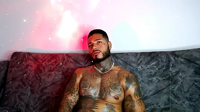 Snapshot of Exotic_tatto27121 chatting on December 18, 2024, 5:59 am Exotic tatto27121 online show from December 18, 2024, 5:59 am