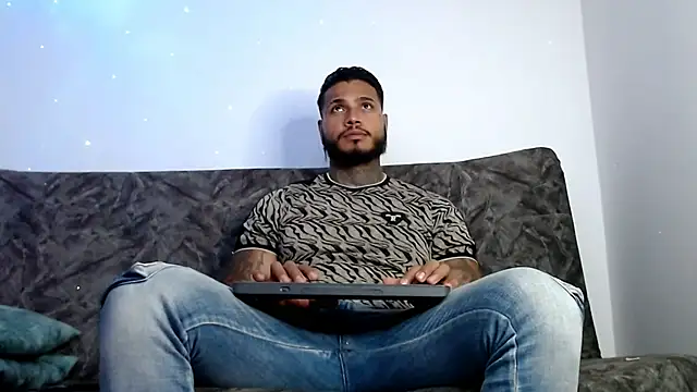 Snapshot of Exotic_tatto27121 chatting on December 30, 2024, 7:15 am Exotic tatto27121 online show from December 30, 2024, 7:15 am