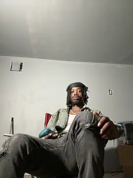 Snapshot of SluttyLyfe4L chatting on February 18, 2026, 5:09 pm SluttyLyfe4L online show from February 18, 2026, 5:09 pm