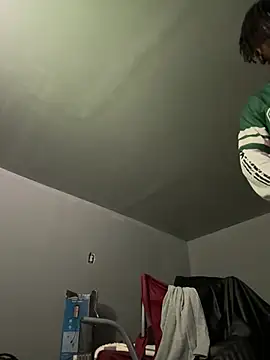 Snapshot of SluttyLyfe4L chatting on March 6, 2026, 1:39 pm SluttyLyfe4L online show from March 6, 2026, 1:39 pm