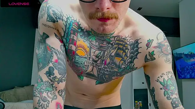 Snapshot of white_King9999 chatting on January 13, 2026, 1:04 pm white King9999 online show from January 13, 2026, 1:04 pm