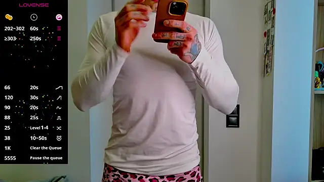 Snapshot of white_King9999 chatting on February 10, 2026, 1:43 pm white King9999 online show from February 10, 2026, 1:43 pm