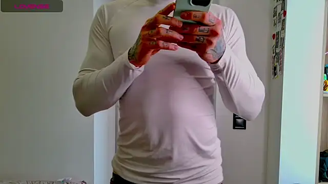 Snapshot of white_King9999 chatting on February 15, 2026, 11:53 am white King9999 online show from February 15, 2026, 11:53 am