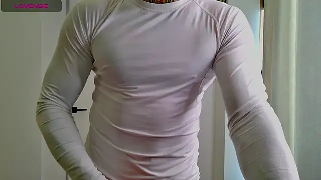 Snapshot of white_King9999 chatting on February 21, 2026, 9:11 am white King9999 online show from February 21, 2026, 9:11 am