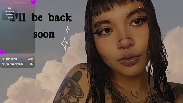 Snapshot of sheccid_ chatting on December 10, 2024, 6:33 am sheccid online show from December 10, 2024, 6:33 am