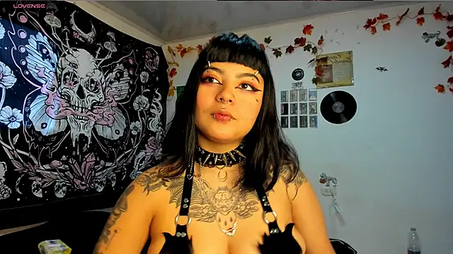 Snapshot of sheccid_ chatting on January 26, 2025, 2:30 pm sheccid online show from January 26, 2025, 2:30 pm