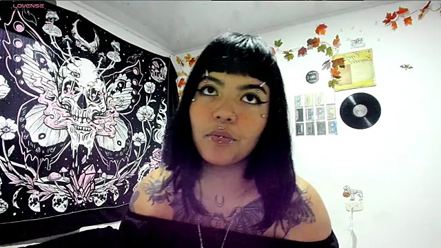 Snapshot of sheccid_ chatting on January 30, 2025, 11:55 am sheccid online show from January 30, 2025, 11:55 am